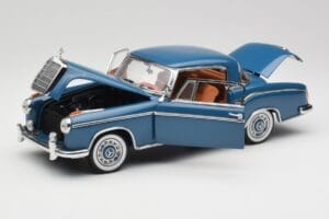 Mercedes 220 SE W128 Bleu Sun Star 1:18 3561 Métal Moulé — image 2 sur 8