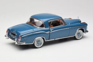 Mercedes 220 SE W128 Bleu Sun Star 1:18 3561 Métal Moulé — image 3 sur 8