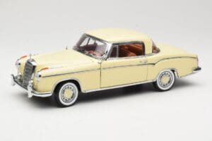 Mercedes 220 SE W128 Coupé Beige Sun Star 1:18 3562 Métal Moulé