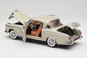Mercedes 220 SE W128 Coupé Gris Clair Sun Star 1:18 3568 Métal Moulé — image 5 sur 8