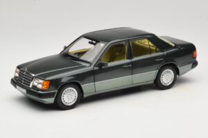 Mercedes 230E W124 Night Green Metallic Norev 1:18 183952 Métal Moulé