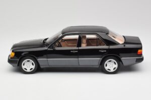 Mercedes 230E W124 AMG Wheels Noir Édition Limitée Norev 1:18 183950 Métal Moulé — image 4 sur 12