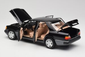Mercedes 230E W124 AMG Wheels Noir Édition Limitée Norev 1:18 183950 Métal Moulé — image 5 sur 12