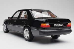 Mercedes 230E W124 AMG Wheels Noir Édition Limitée Norev 1:18 183950 Métal Moulé — image 10 sur 12