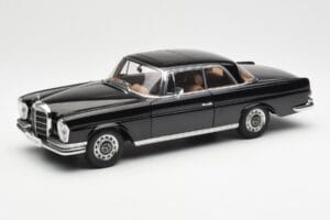 Mercedes 280 SE W111 Coupe Noir AUTOart 1:18 76286 Métal Moulé