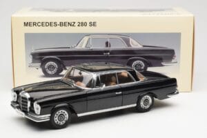 Mercedes 280 SE W111 Coupe Noir AUTOart 1:18 76286 Métal Moulé — image 8 sur 8