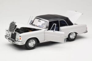 Mercedes 280 SE W111 Cabriolet Gris Clair Norev 1:18 183530 Métal Moulé — image 2 sur 8