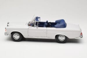 Mercedes 280 SE W111 Cabriolet Gris Clair Norev 1:18 183530 Métal Moulé — image 4 sur 8