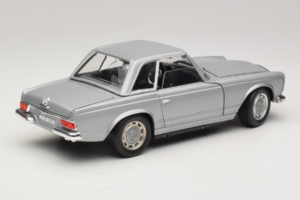 Mercedes 280 SL W113 Berlina Argent Techno Giodi 1:18 F14051030 Métal Moulé — image 3 sur 8