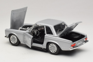 Mercedes 280 SL W113 Berlina Argent Techno Giodi 1:18 F14051030 Métal Moulé — image 5 sur 8