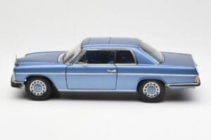 Mercedes 280C/8 W114 Coupe Bleu Metallic AUTOart 1:18 76187 Métal Moulé — image 4 sur 8