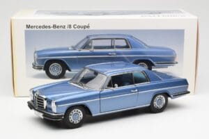 Mercedes 280C/8 W114 Coupe Bleu Metallic AUTOart 1:18 76187 Métal Moulé — image 8 sur 8