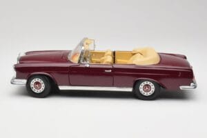 Mercedes 280SE W108 Bordeaux Rouge Maisto 1:18 31811 Métal Moulé — image 4 sur 8