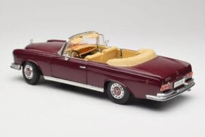 Mercedes 280SE W108 Bordeaux Rouge Maisto 1:18 31811 Métal Moulé — image 7 sur 8