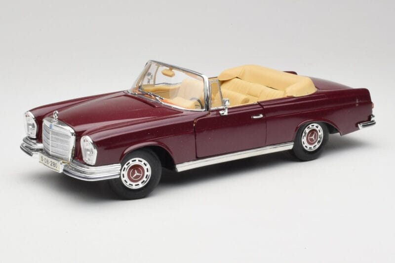 Mercedes 280SE W108 Bordeaux Rouge Maisto 1:18 31811 Métal Moulé