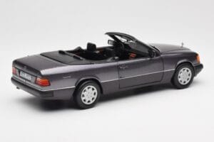 Mercedes 300 CE-24 W124 Cabriolet Violet Metallic Norev 1:18 183567 Métal Moulé — image 4 sur 10