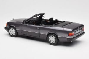 Mercedes 300 CE-24 W124 Cabriolet Violet Metallic Norev 1:18 183567 Métal Moulé — image 9 sur 10