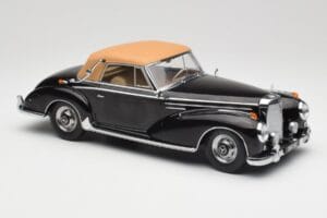 Mercedes 300 SC W188 Cabriolet Softtop Noir KK-Scale 1:18 KKDC180943 Métal Moulé — image 4 sur 6