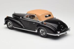 Mercedes 300 SC W188 Cabriolet Softtop Noir KK-Scale 1:18 KKDC180943 Métal Moulé — image 5 sur 6