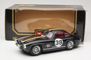 Mercedes 300 SL #38 1954 Bburago 1:18 3015-M1 Métal Moulé — image 8 sur 8
