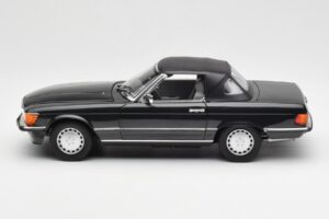 Mercedes 300 SL R107 Noir Pearl Édition Concessionnaire Norev 1:18 B66040678 Métal Moulé — image 5 sur 10