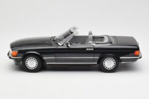 Mercedes 300 SL R107 Noir Pearl Édition Concessionnaire Norev 1:18 B66040678 Métal Moulé — image 6 sur 10