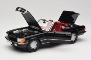Mercedes 300 SL R107 Noir Norev 1:18 183511 Métal Moulé — image 2 sur 8