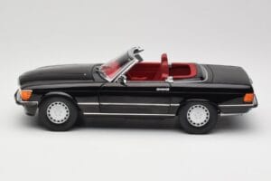 Mercedes 300 SL R107 Noir Norev 1:18 183511 Métal Moulé — image 4 sur 8