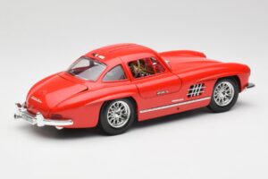 Mercedes 300 SL Rouge Bburago 1:18 3015 Métal Moulé — image 3 sur 8