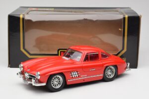 Mercedes 300 SL Rouge Bburago 1:18 3015 Métal Moulé — image 8 sur 8