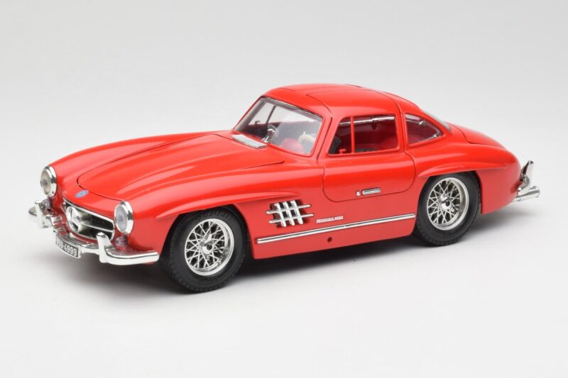 Mercedes 300 SL Rouge Bburago 1:18 3015 Métal Moulé