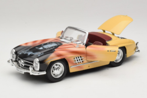 Mercedes 300 SL Roadster Rosemarie Muster Edition Limitée 18/27 Bburago 1:18 3023-M1 Métal Moulé — image 2 sur 8