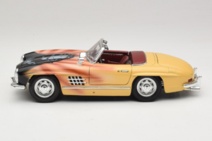 Mercedes 300 SL Roadster Rosemarie Muster Edition Limitée 18/27 Bburago 1:18 3023-M1 Métal Moulé — image 4 sur 8