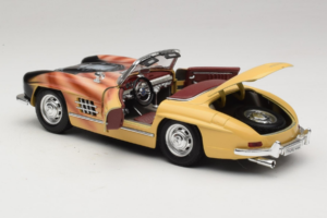 Mercedes 300 SL Roadster Rosemarie Muster Edition Limitée 18/27 Bburago 1:18 3023-M1 Métal Moulé — image 5 sur 8