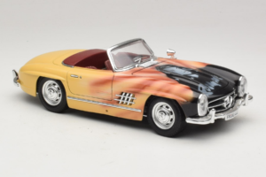 Mercedes 300 SL Roadster Rosemarie Muster Edition Limitée 18/27 Bburago 1:18 3023-M1 Métal Moulé — image 6 sur 8