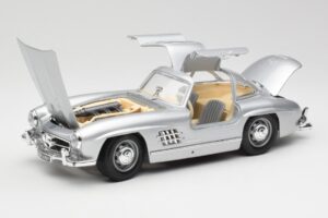 Mercedes 300 SL Argent Bburago 1:18 3013 Métal Moulé — image 2 sur 8