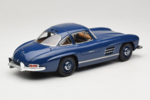 Mercedes 300 SL W198 Bleu Norev 1:18 183852 Métal Moulé — image 3 sur 8