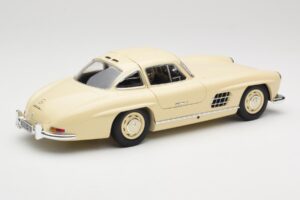 Mercedes 300 SL W198 Crème Minichamps 1:18 110037212 Métal Moulé — image 3 sur 8