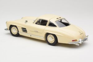 Mercedes 300 SL W198 Crème Minichamps 1:18 110037212 Métal Moulé — image 7 sur 8