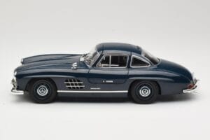 Mercedes 300 SL W198 Gullwing Bleu Foncé Minichamps 1:18 110037216 Métal Moulé — image 4 sur 8