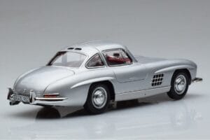 Mercedes 300 SL W198 Gullwing Norev 1:18 183850 Métal Moulé — image 3 sur 8