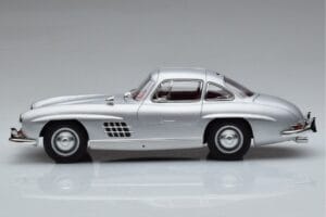 Mercedes 300 SL W198 Gullwing Norev 1:18 183850 Métal Moulé — image 5 sur 8