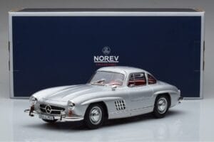 Mercedes 300 SL W198 Gullwing Norev 1:18 183850 Métal Moulé — image 8 sur 8