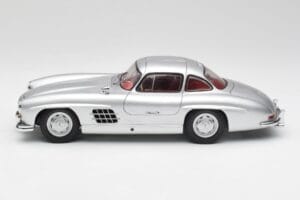 Mercedes 300 SL W198 Gullwing Argent Minichamps 1:18 180039000 Métal Moulé — image 4 sur 8