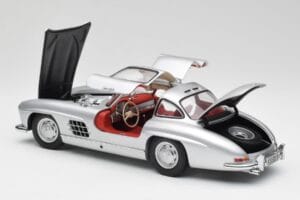 Mercedes 300 SL W198 Gullwing Argent Minichamps 1:18 180039000 Métal Moulé — image 5 sur 8