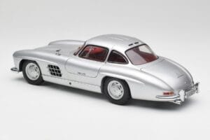 Mercedes 300 SL W198 Gullwing Argent Minichamps 1:18 180039000 Métal Moulé — image 7 sur 8