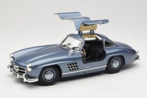 Mercedes 300 SL W198 Gullwing Light Blue Metallic Minichamps 1:18 110037220 Métal Moulé — image 2 sur 8