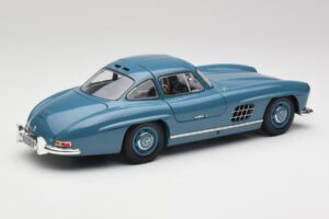 Mercedes 300 SL W198 Bleu Clair Minichamps 1:18 180039007 Métal Moulé — image 3 sur 8
