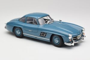 Mercedes 300 SL W198 Bleu Clair Minichamps 1:18 180039007 Métal Moulé — image 6 sur 8