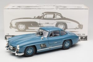 Mercedes 300 SL W198 Bleu Clair Minichamps 1:18 180039007 Métal Moulé — image 8 sur 8